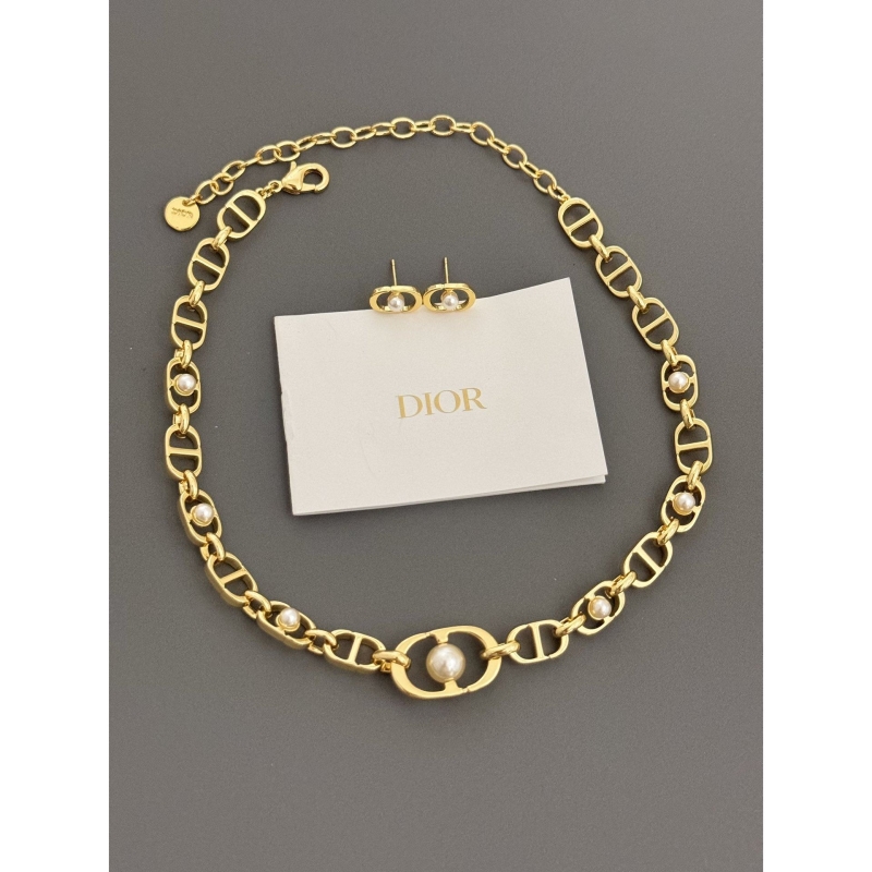 chr1st1an D10r necklaces